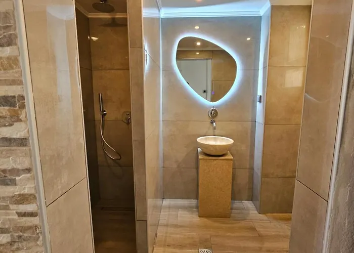 Casa Blue Sarantis ファリラキ