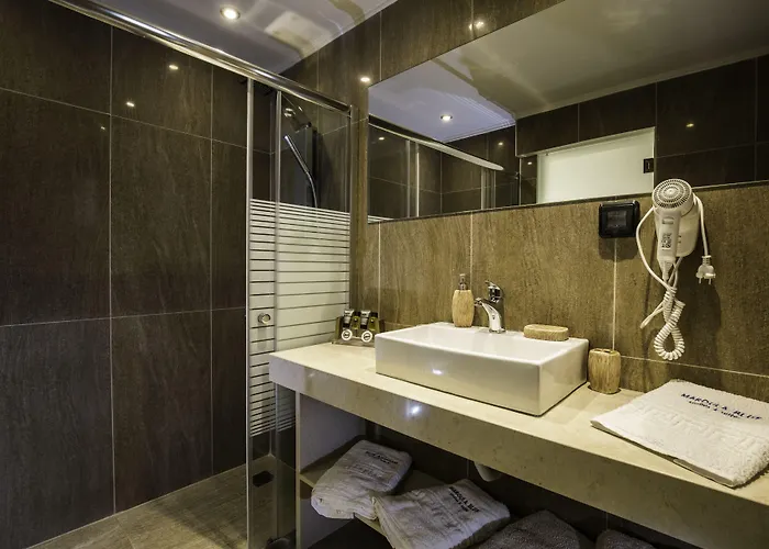 Casa Blue Sarantis بيت ضيافة فاليراكي