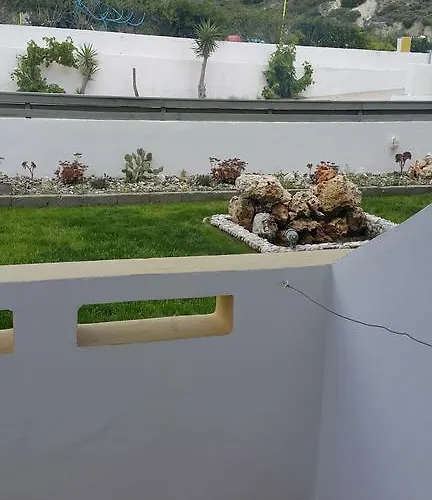 Casa Blue Sarantis بيت ضيافة فاليراكي