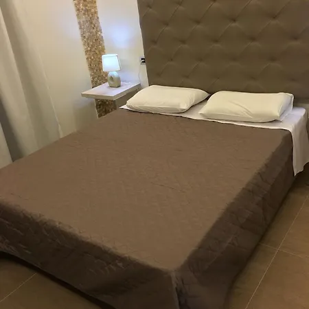 Maroula Blue Studios&suites